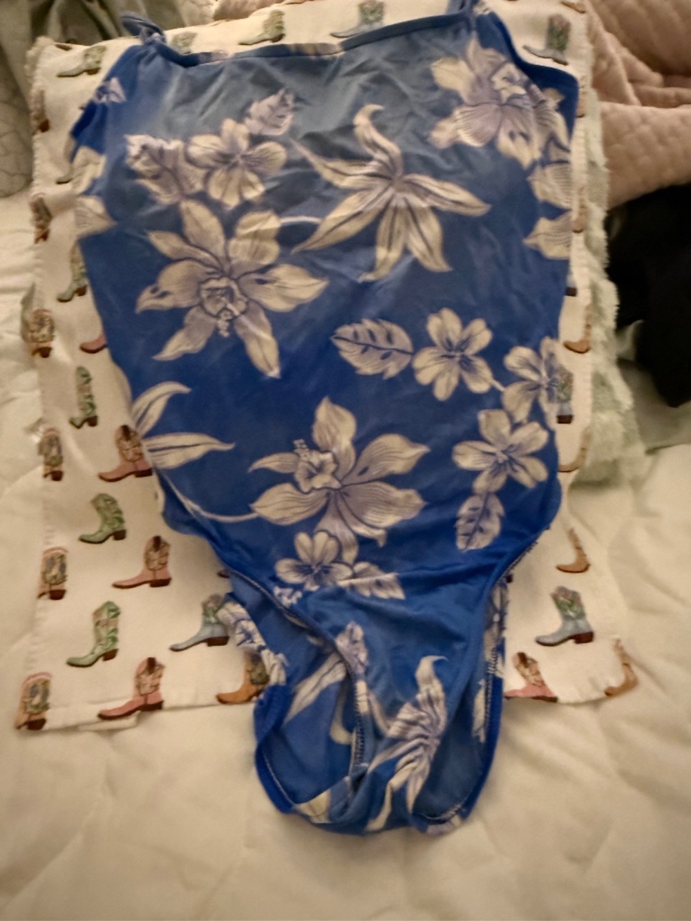 Woman’s Bathing Suit
❣️